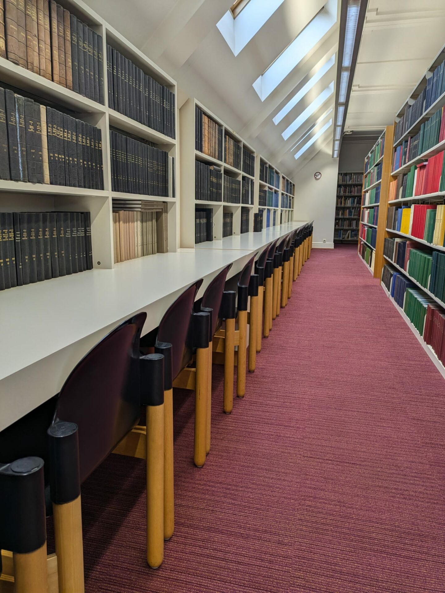 Individual study spaces ITM Library